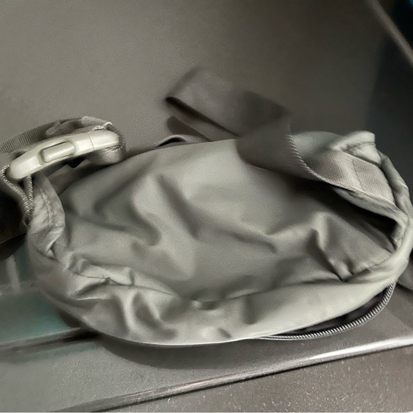 Lululemon Belt Bag - Picture 4 of 7